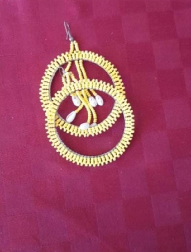 Goldish Round Earrings