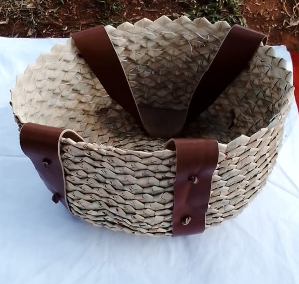 Small Straw Bag in Leather